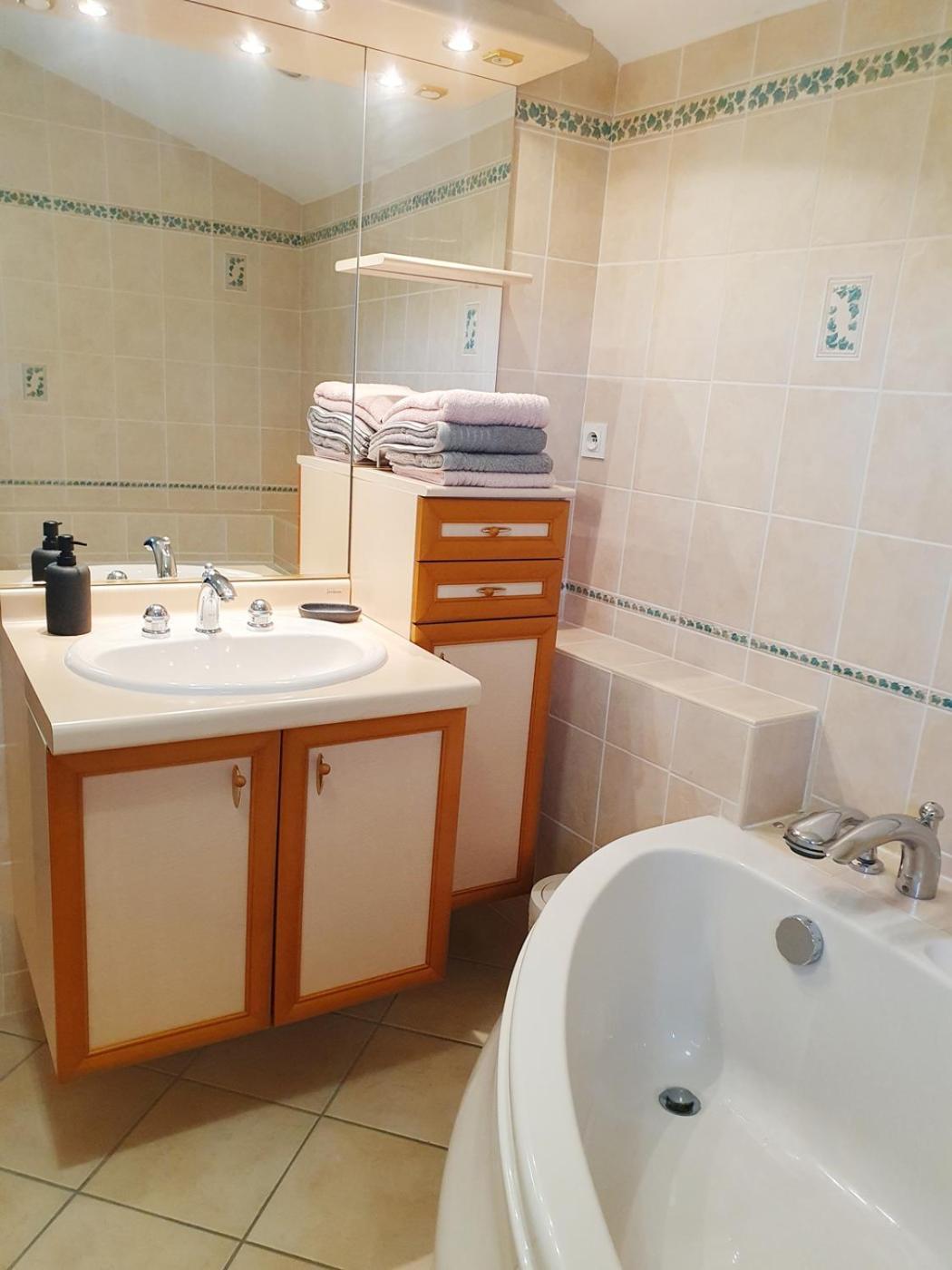 Le Clos Violet Clesse Holiday Home For 6 ภายนอก รูปภาพ